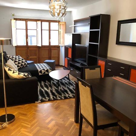 Apartamento Mulhacin Apartment เลออน ภายนอก รูปภาพ