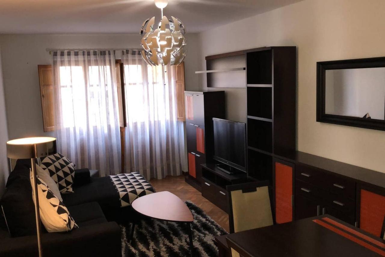 Apartamento Mulhacin Apartment เลออน ภายนอก รูปภาพ