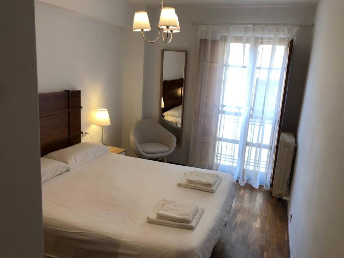 Apartamento Mulhacin Apartment เลออน ภายนอก รูปภาพ